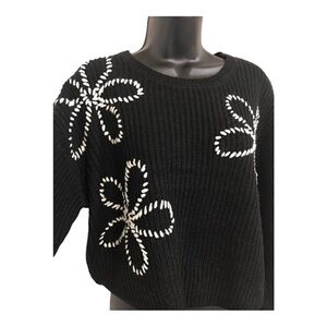 Black crochet knit white flower crochet embroidered chunky sweater size‎ large